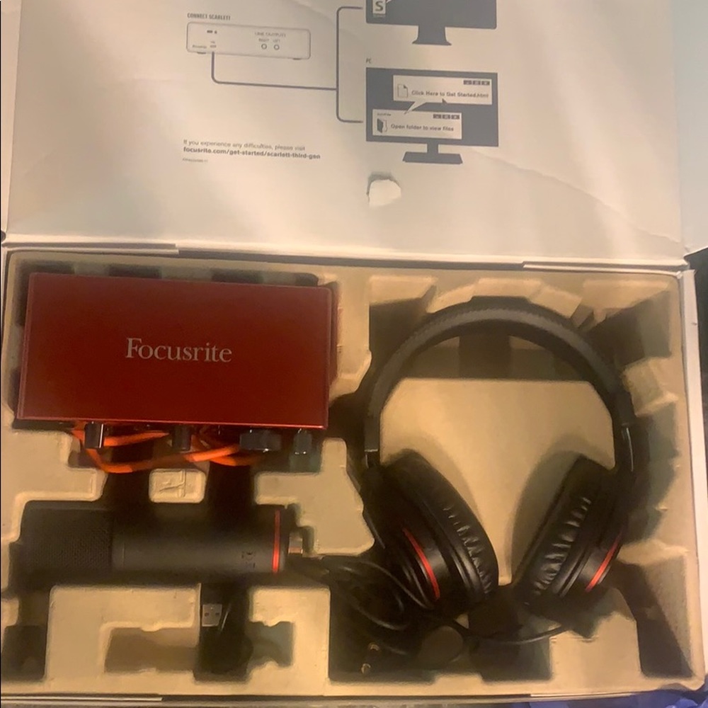 FOCUSRITE Scarlett 2i2 Studio
